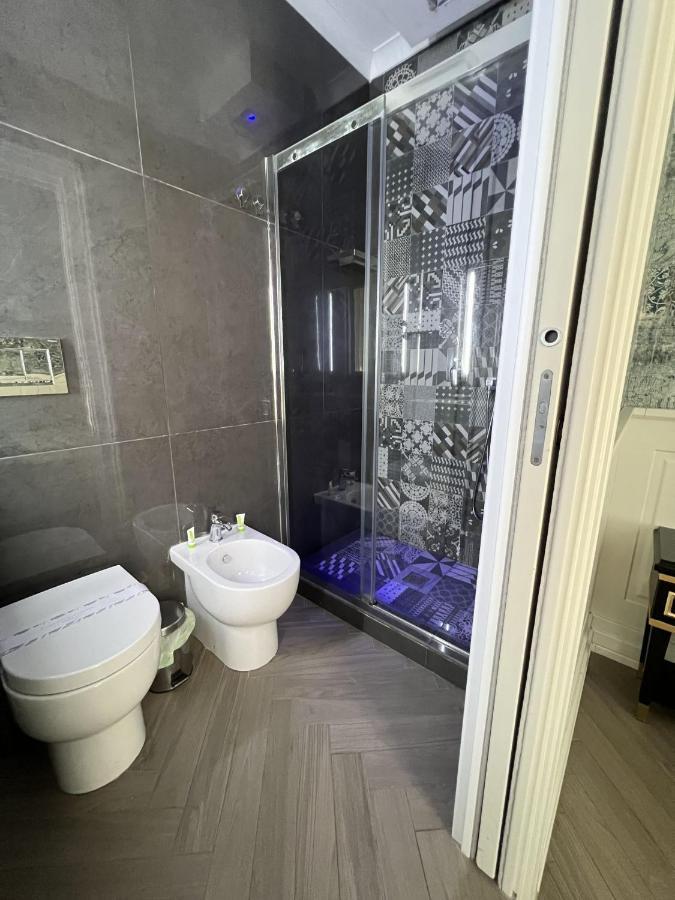 Relais Piazza Vittoria Bed & Breakfast Napoli Ngoại thất bức ảnh